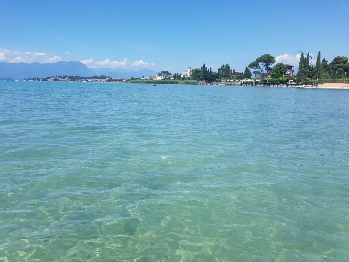 Sky Fort Garda View Sirmione Bagian luar foto