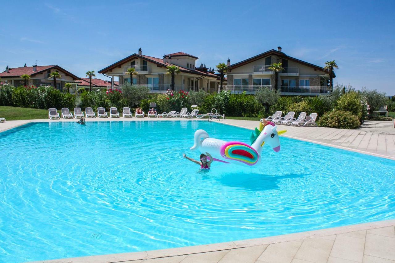 Sky Fort Garda View Sirmione Bagian luar foto