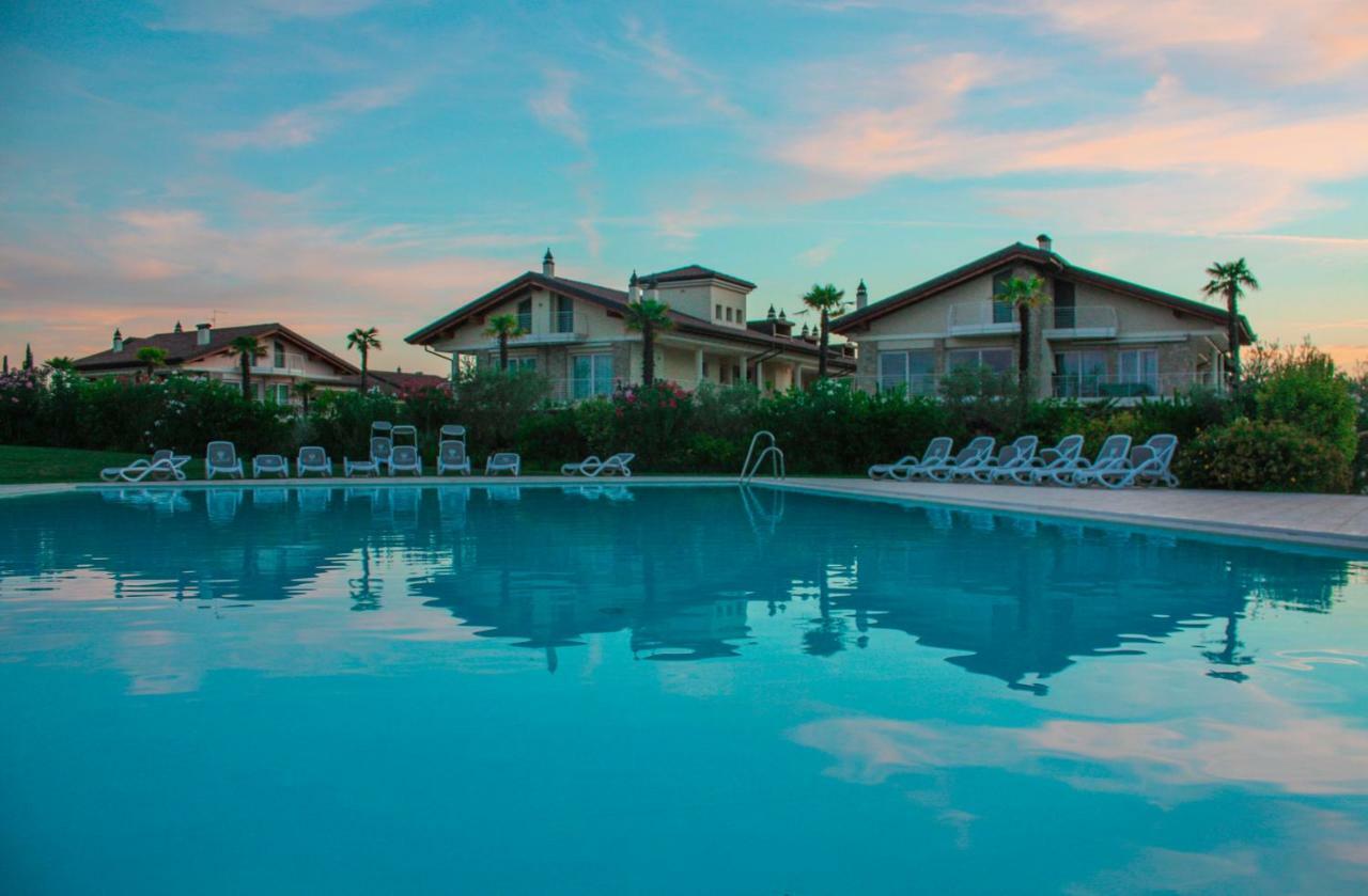 Sky Fort Garda View Sirmione Bagian luar foto