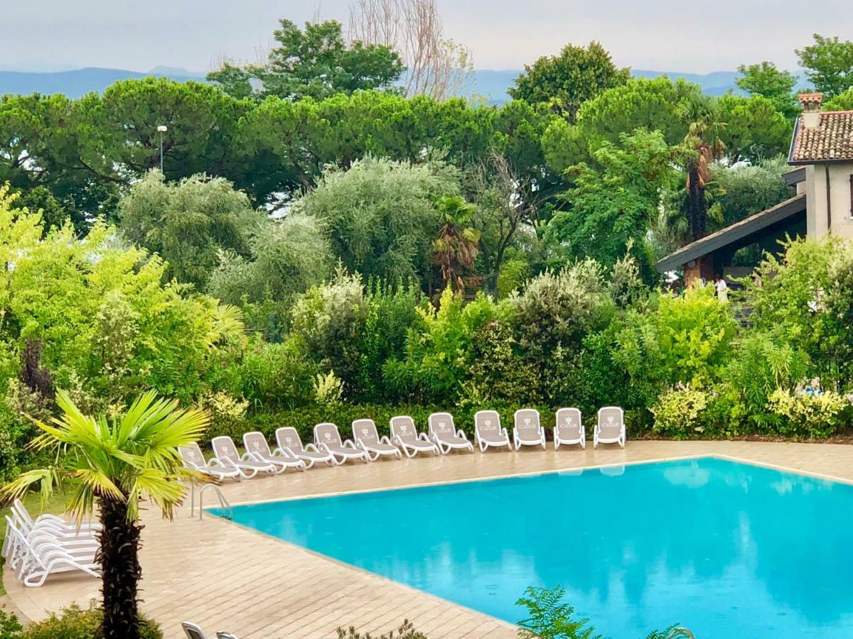 Sky Fort Garda View Sirmione Bagian luar foto