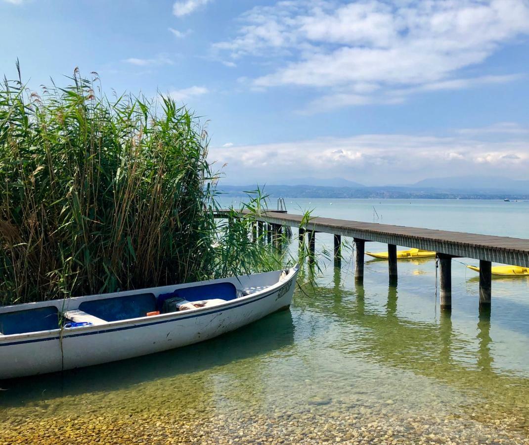 Sky Fort Garda View Sirmione Bagian luar foto