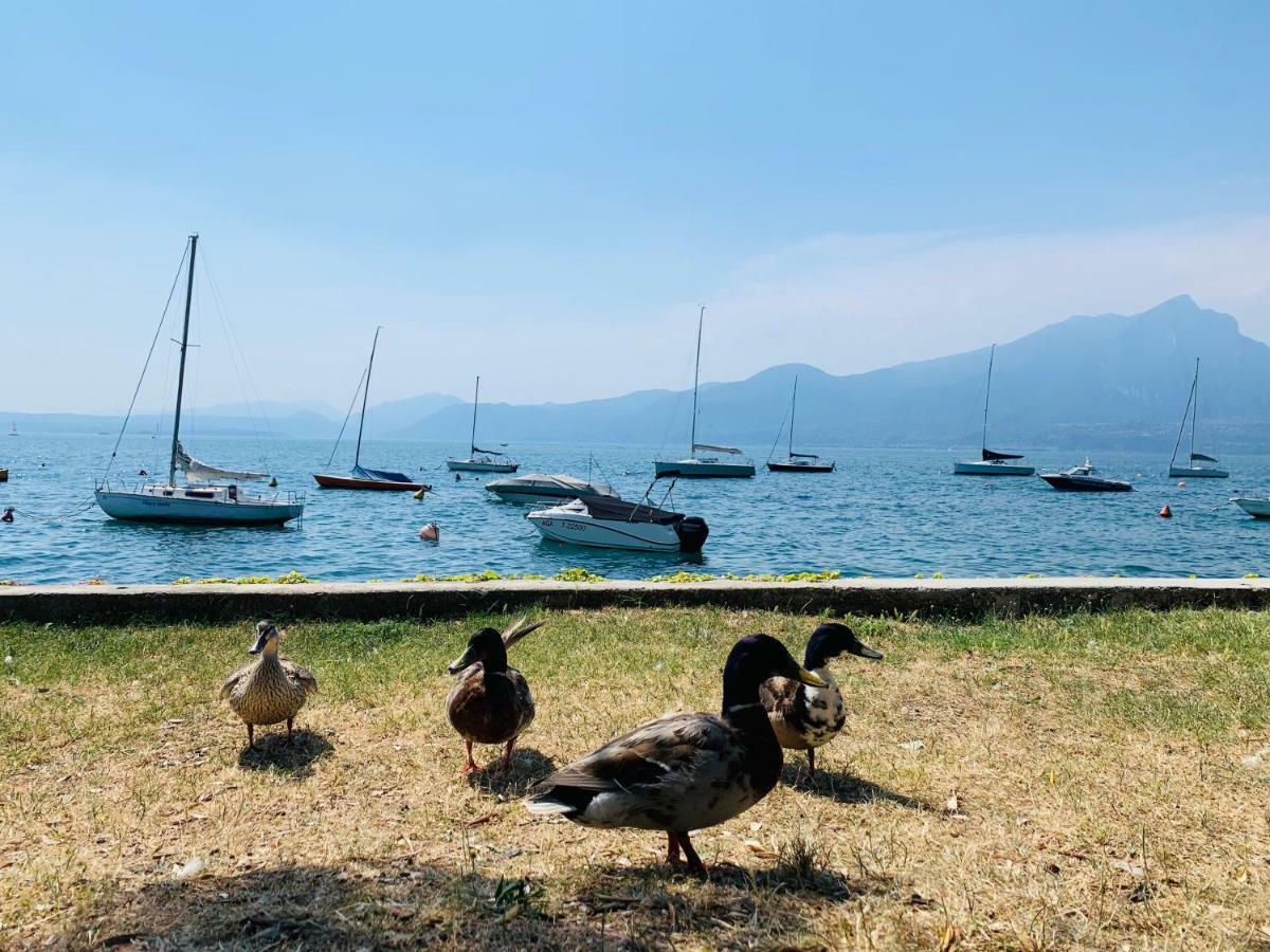 Sky Fort Garda View Sirmione Bagian luar foto